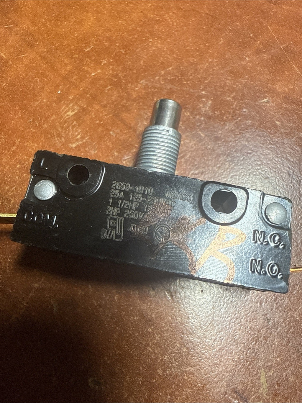 OEM Use Part 25A Handle Plunger Switch for 12" Minuteman M13075-00 Floor Machine
