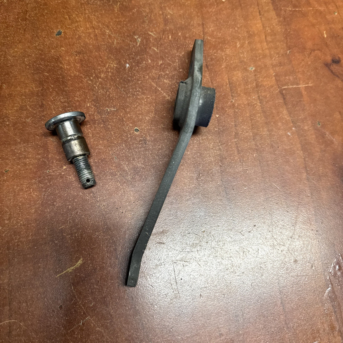 2002 Suzuki Volusia VL800 Right Foot Brake Pedal Shaft Actuator Arm Bolt OEM