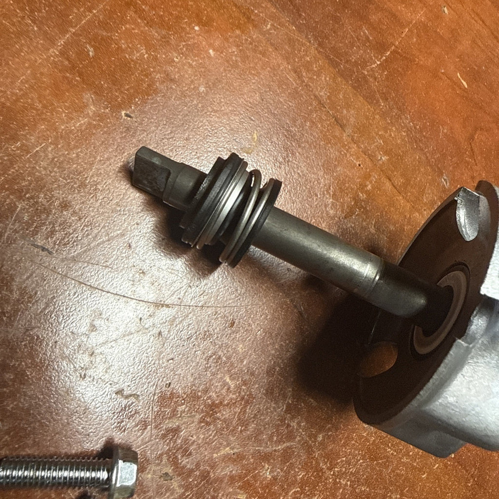 Suzuki Volusia 800 VL800 Engine Coolant Water Pump Housing Impeller Cap Bolts