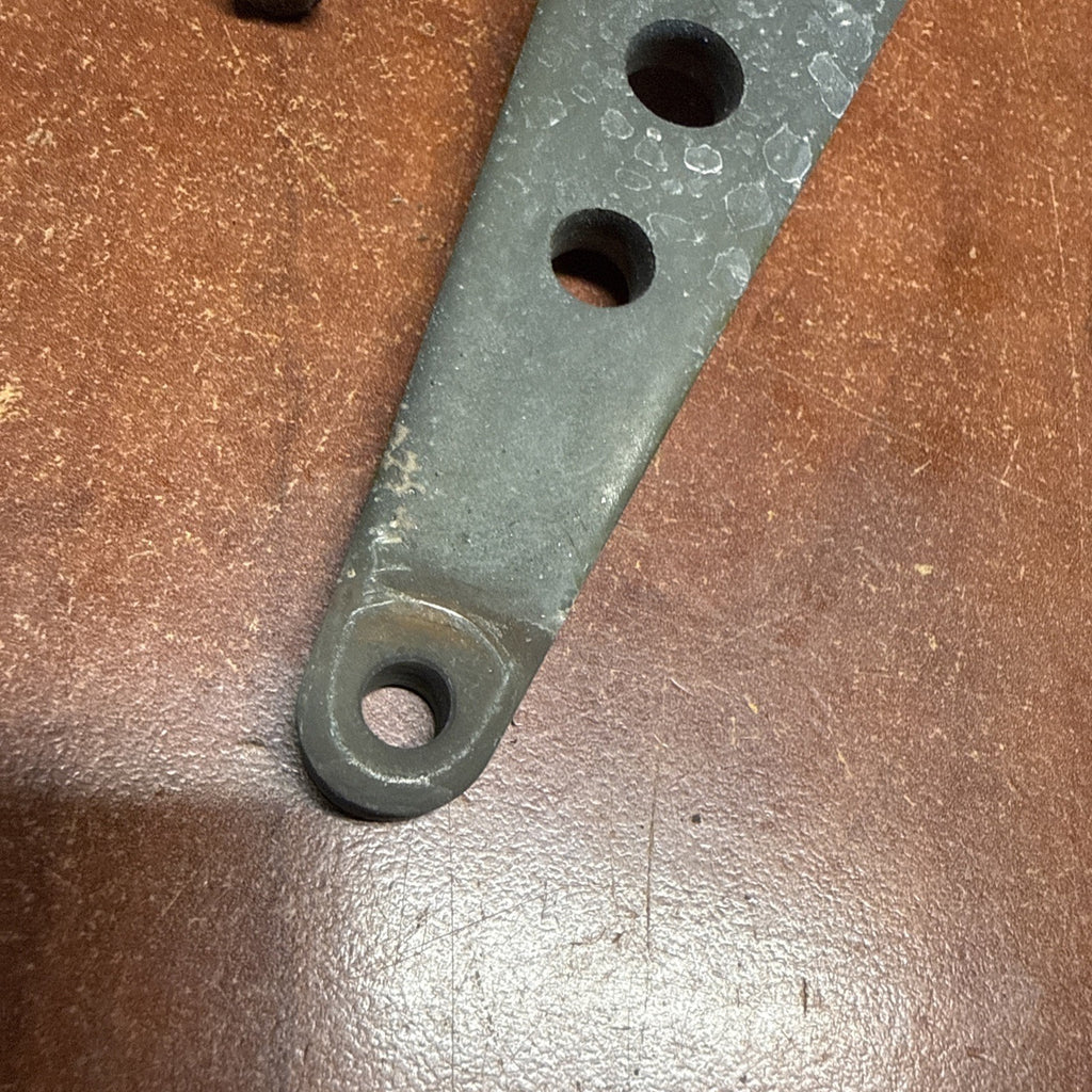 2002 Suzuki Volusia VL800 Right Foot Brake Pedal Shaft Actuator Arm Bolt OEM