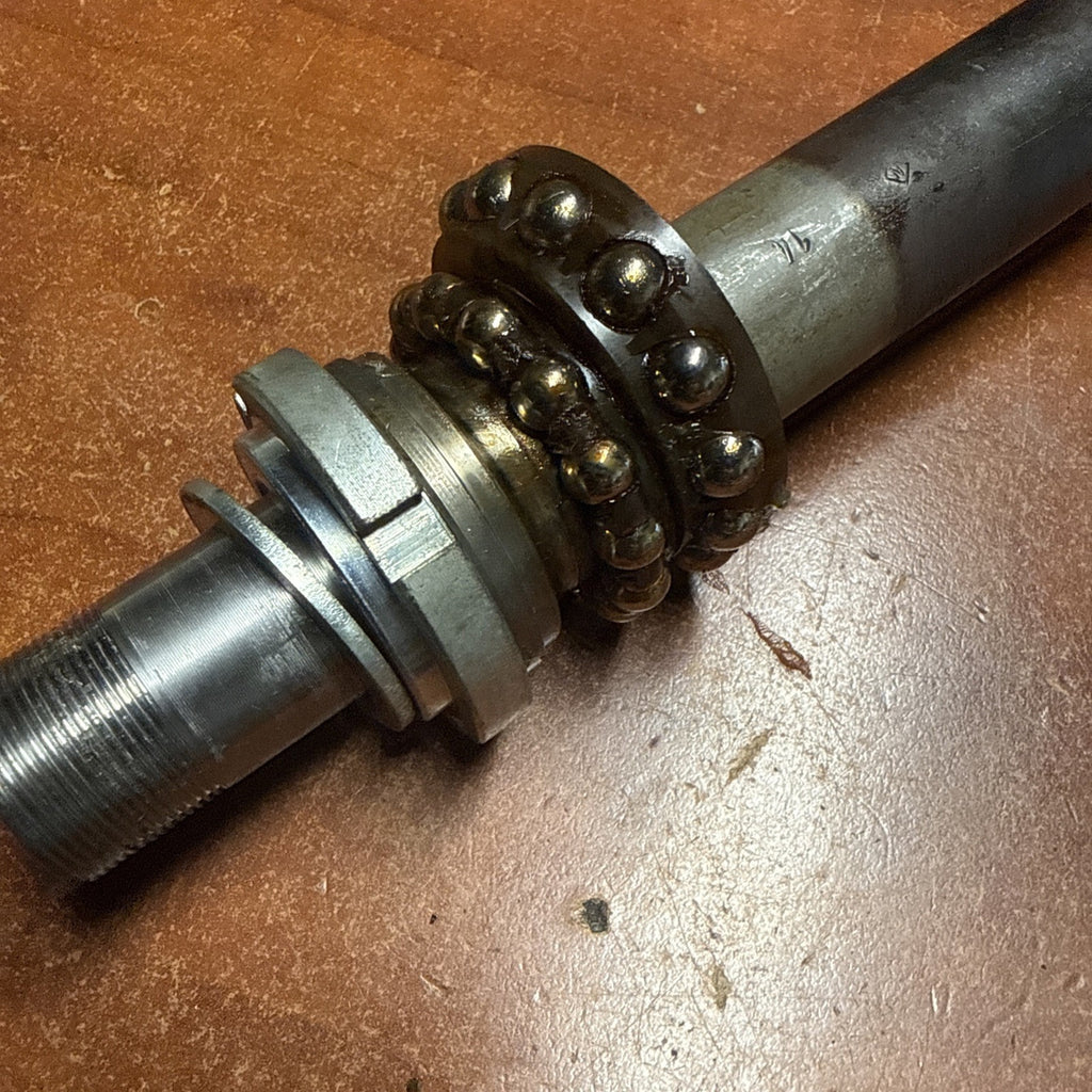 Suzuki Volusia 800 VL800 Lower Triple Tree Steering Stem Bearings Nuts 2002