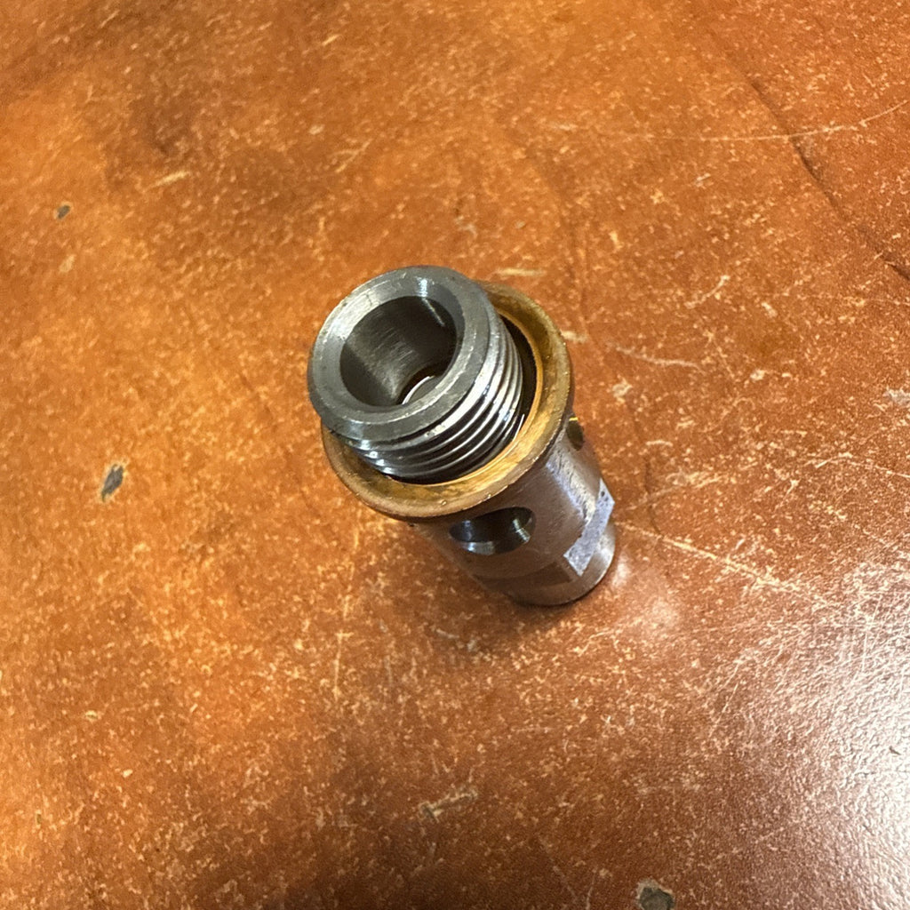 Suzuki Volusia 800 VL800 Engine Oil Filter Connector Mount Union Bolt Gasket