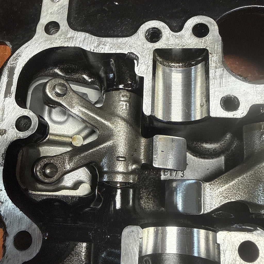 2002 Suzuki Volusia VL800 Front Cylinder Head Cover Valve Rocker Arms Shrouds