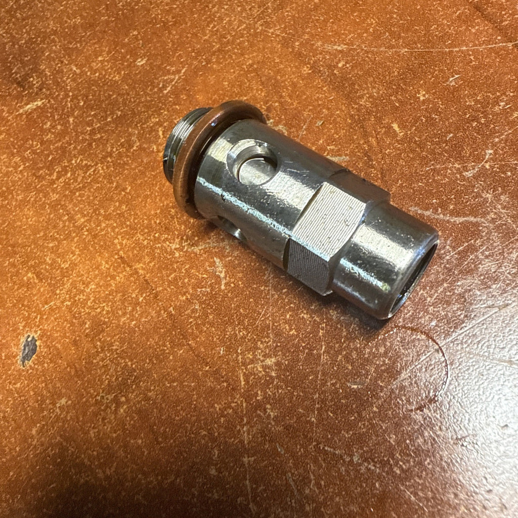 Suzuki Volusia 800 VL800 Engine Oil Filter Connector Mount Union Bolt Gasket
