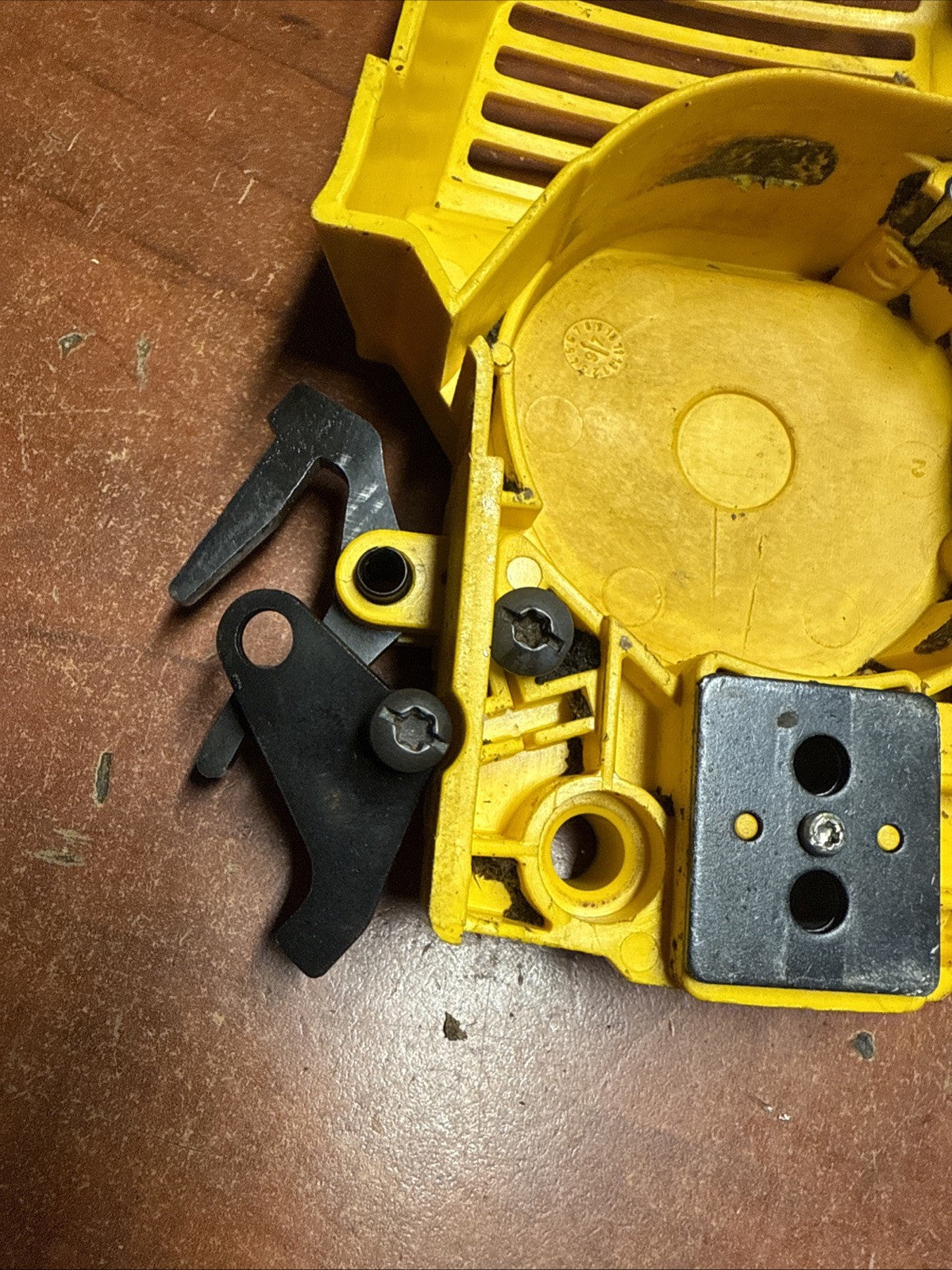 Use OEM Part Clutch Cover Assy For 14” McCulloch Chainsaw MAC3200 Gas Chainsaw