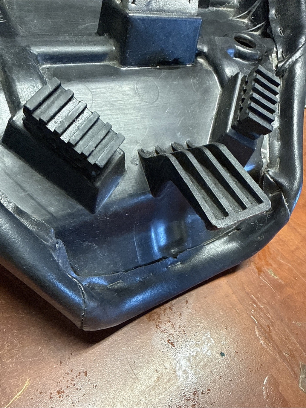 Use OEM 2002 Suzuki Volusia VL800 Front Driver Rider Seat Saddle Pan Need Repair