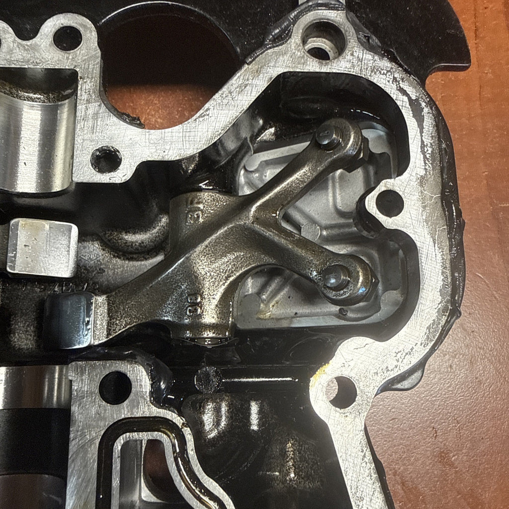 2002 Suzuki Volusia VL800 Front Cylinder Head Cover Valve Rocker Arms Shrouds