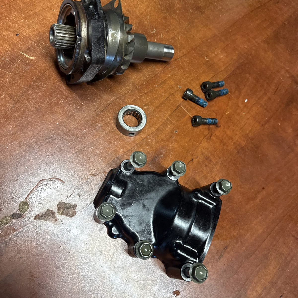 Suzuki Volusia 800 VL800 Secondary Drive Bevel Gear Housing Cap Coupler Bolts