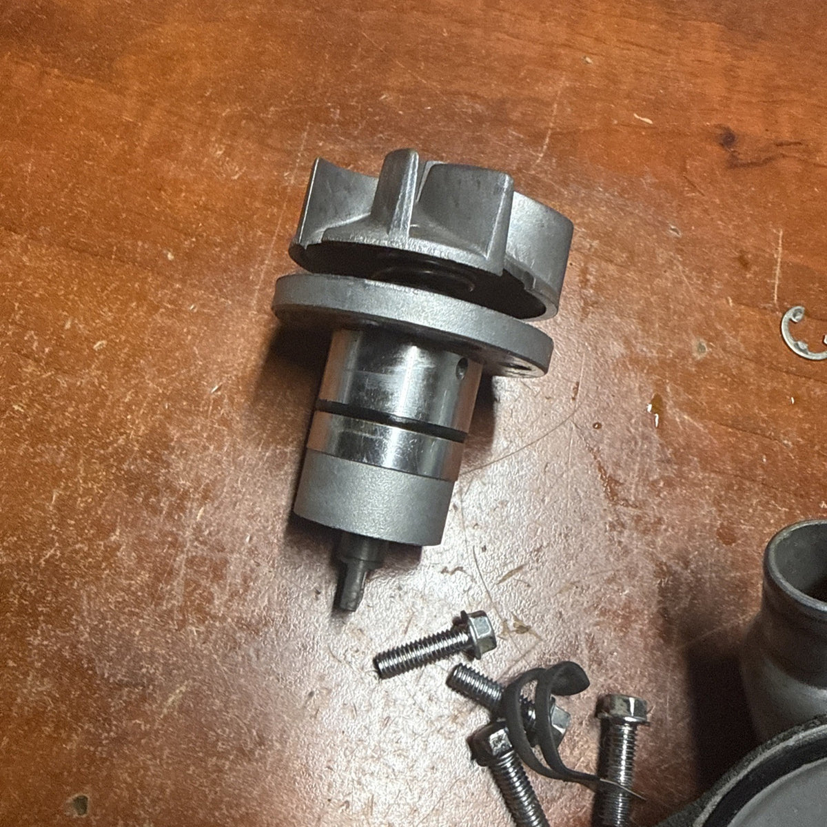 Suzuki Volusia 800 VL800 Engine Coolant Water Pump Housing Impeller Cap Bolts