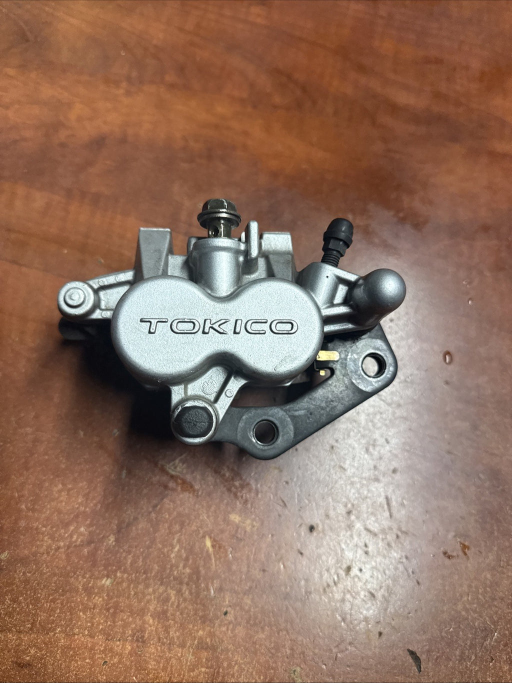 2002 Suzuki Volusia VL800 Front Brake Caliper Bracket & Brake Pads Tokico OEM