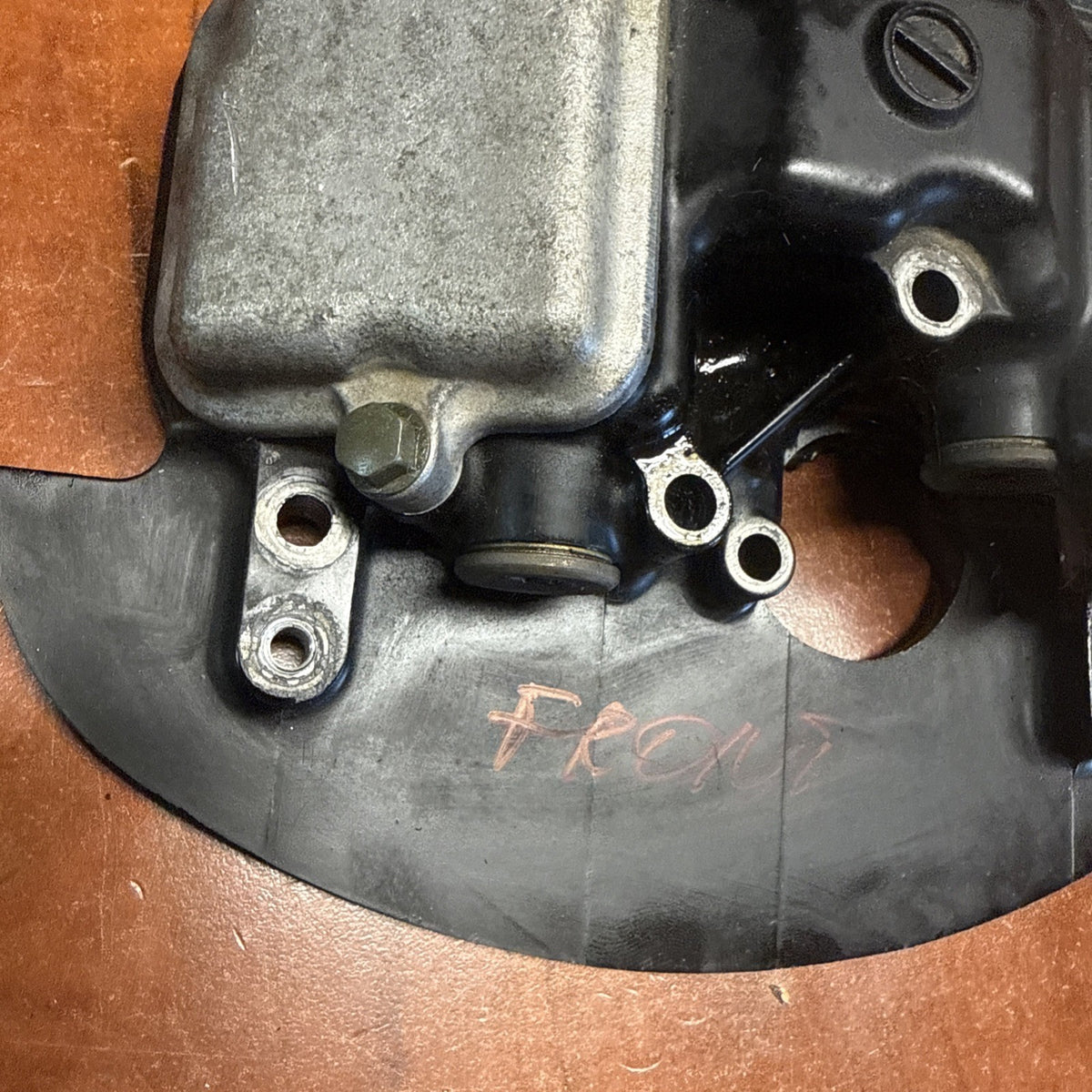 2002 Suzuki Volusia VL800 Front Cylinder Head Cover Valve Rocker Arms Shrouds
