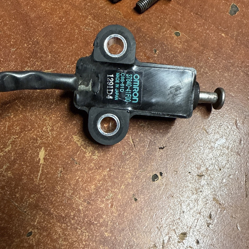 2002 Suzuki Volusia VL800 Side Kickstand Safety Switch Sensor Bolts OEM