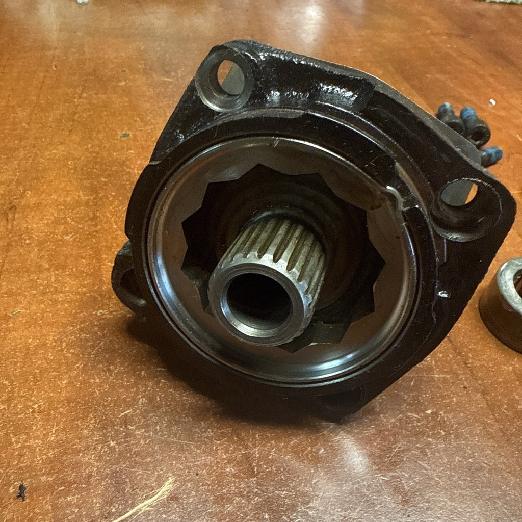 Suzuki Volusia 800 VL800 Secondary Drive Bevel Gear Housing Cap Coupler Bolts