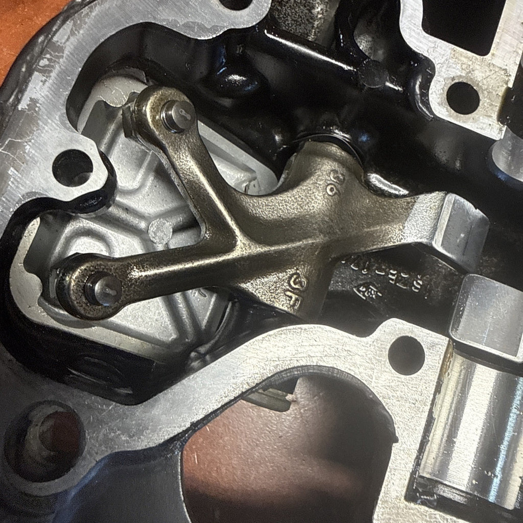 Suzuki Volusia VL800 Rear Cylinder Head Top Cover Valve Rocker Arms Protection