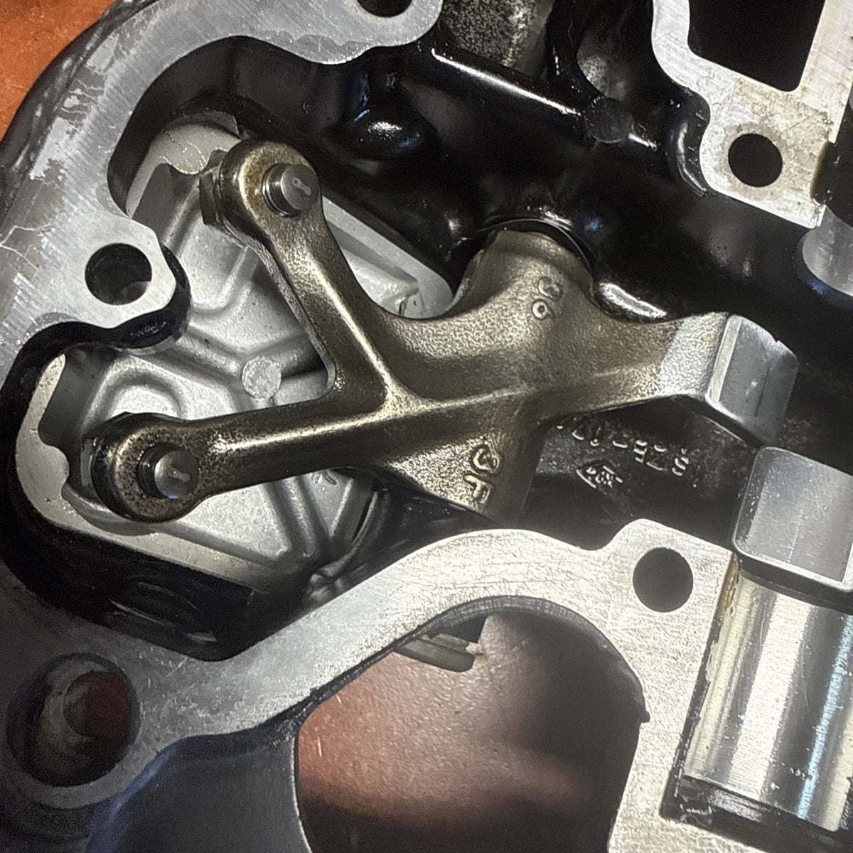 Suzuki Volusia VL800 Rear Cylinder Head Top Cover Valve Rocker Arms Protection