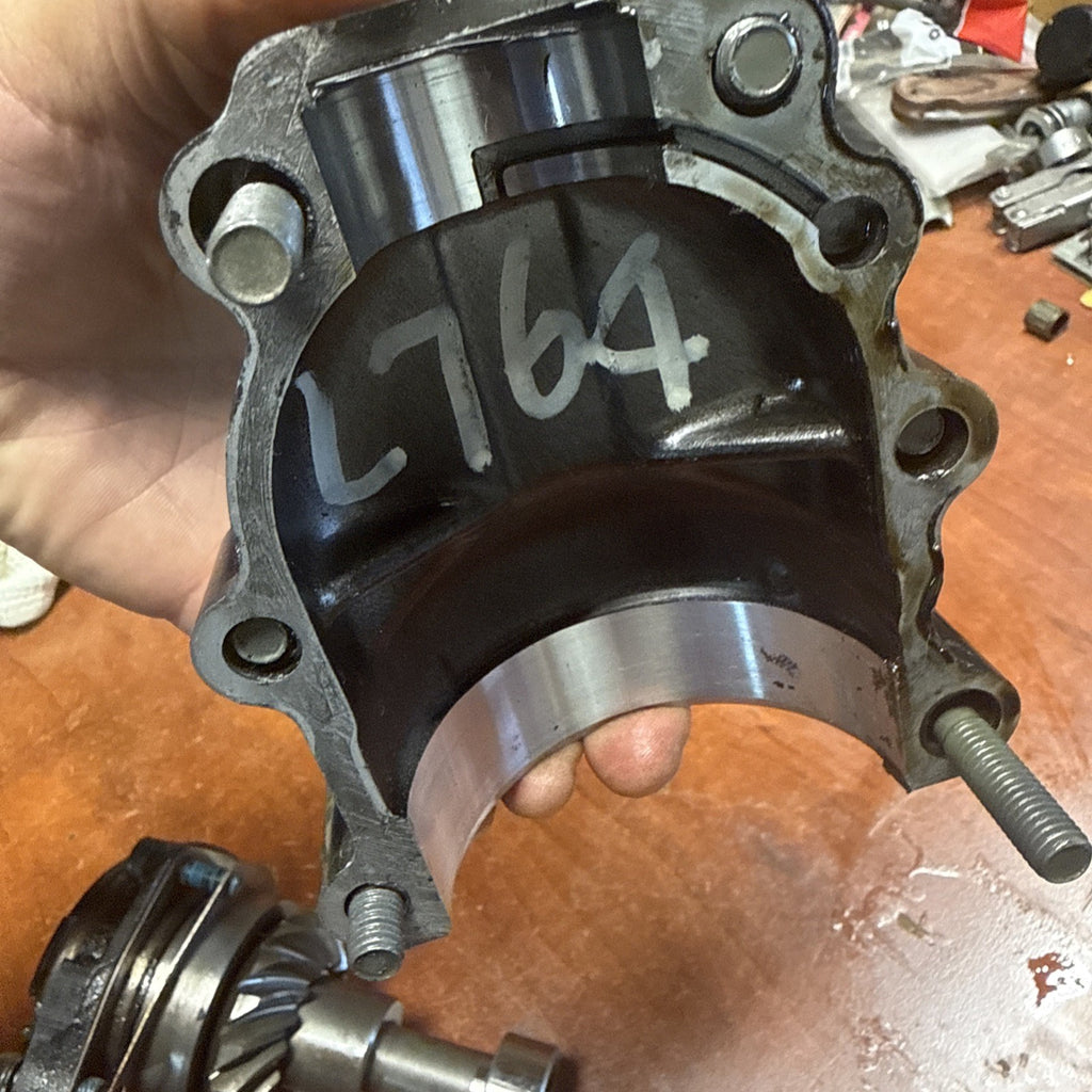 Suzuki Volusia 800 VL800 Secondary Drive Bevel Gear Housing Cap Coupler Bolts