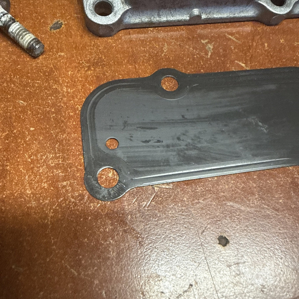 Suzuki Volusia 800 VL800 Rear Cylinder Head Top Engine Breather Cover Gasket
