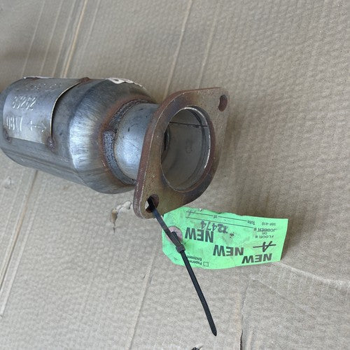 New OEM Walker CalCat CARB 83262 Direct Fit Catalytic Converter 2.5" Outlet(OD)