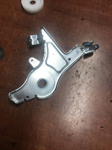 Use OEM Parts 698038 LEVER CONTROL Briggs and Stratton 12D133-0133-E8 Ariens
