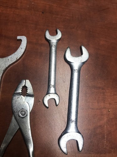 2002 Suzuki Volusia VL800 Complete Emergency Pouch Tool Kit Set OEM
