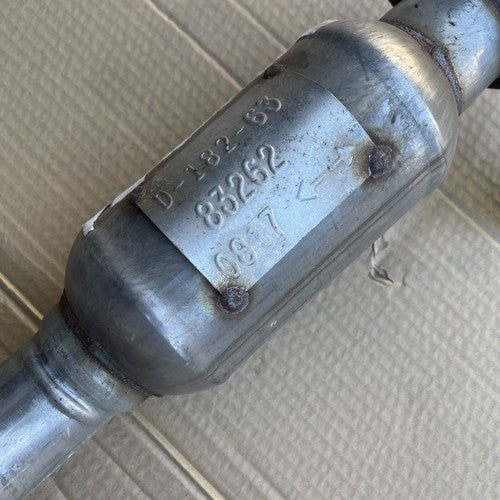 New OEM Walker CalCat CARB 83262 Direct Fit Catalytic Converter 2.5" Outlet(OD)